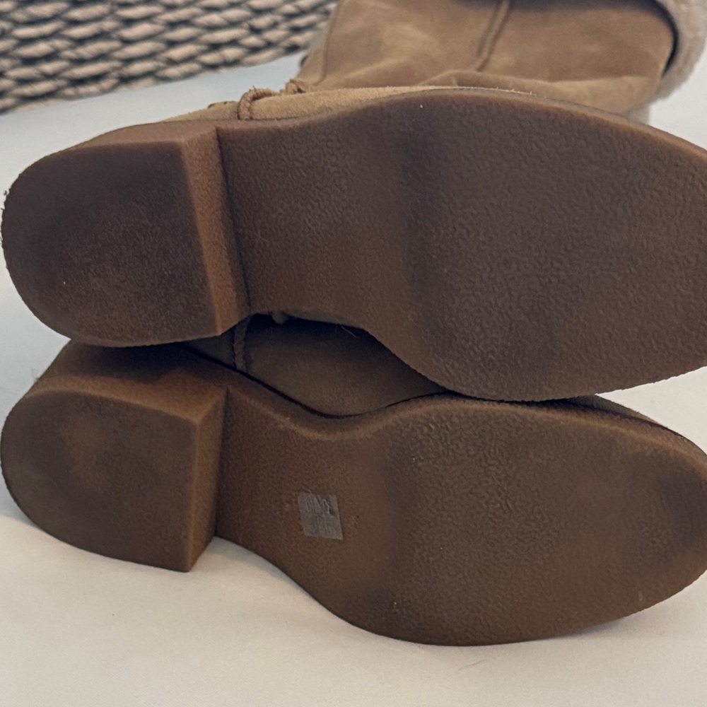Coach Suede and Shearling Knee-High Boots - Sz 6 - Picture 3 of 8
